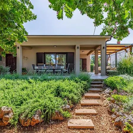 Holiday home Amazing In With Wifi Medulin